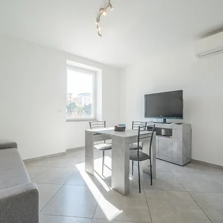 Appartamento Centro Citta - 200m Stazione Ferroviaria Genova
